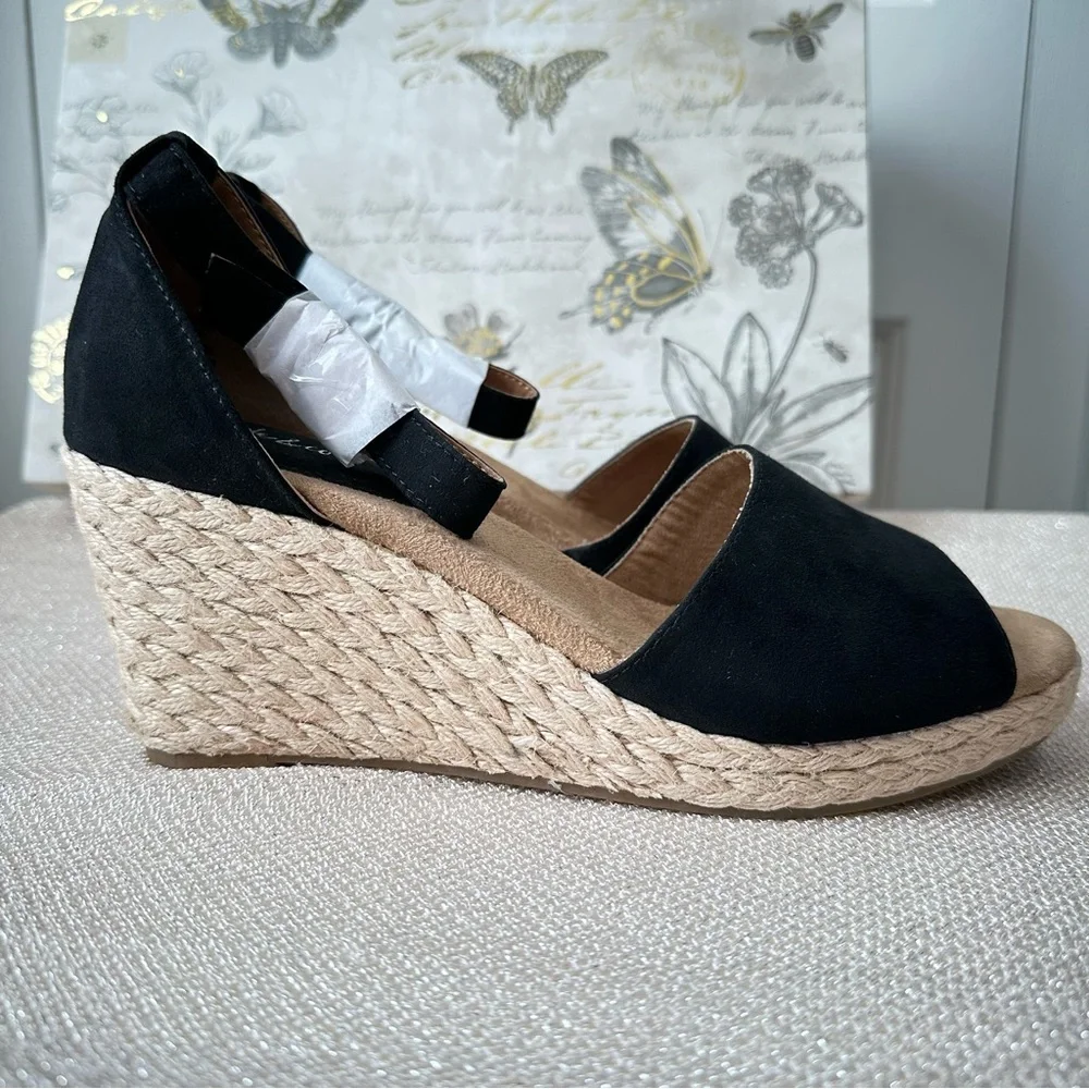 Style & Co. Seleeney Black and Tan Wedge Espadrilles Size 9.5
